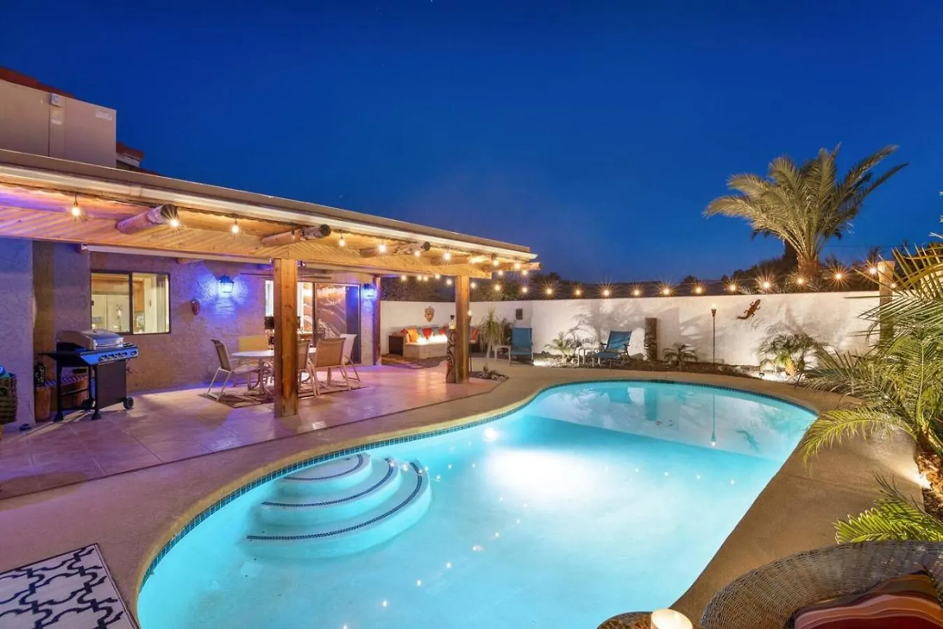 Tiki Dunes - Number 1 Palm Springs Magical Escape Holiday home