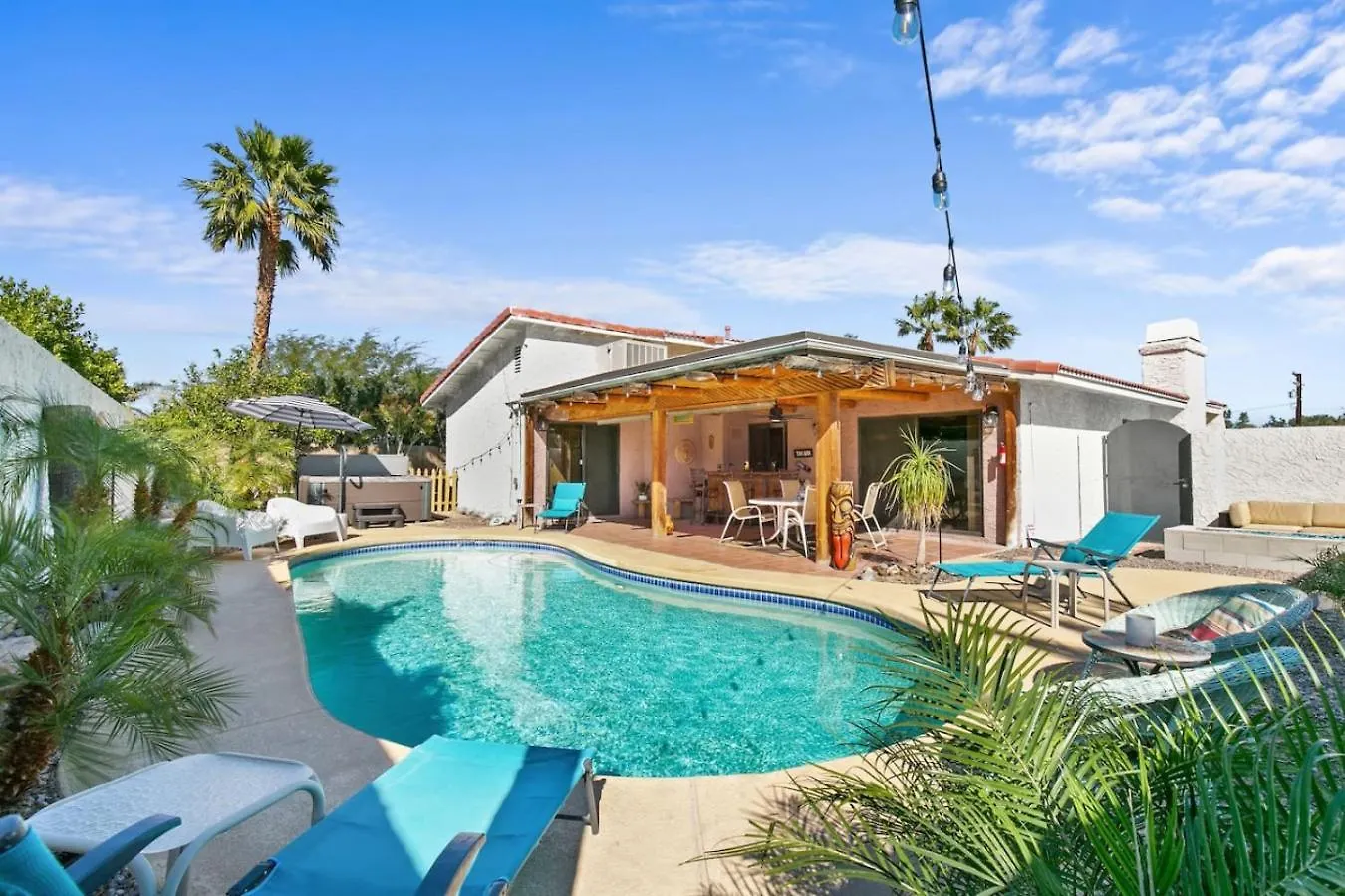 Tiki Dunes - Number 1 Palm Springs Magical Escape Holiday home