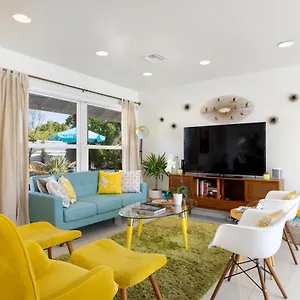 Amarillo House - Luxury With Pool & Holiday home