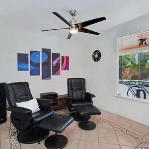 Close To Downtown Ps - Hike, Bike, Swim, Relax Holiday home